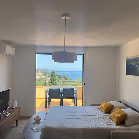 Le Soleil Bleu - Calme, Terrasse Et Vue Apartamento Le Lavandou