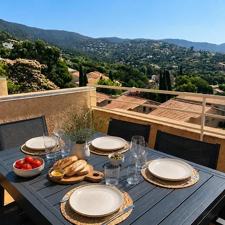 Le Soleil Bleu - Calme, Terrasse Et Vue Lägenhet Le Lavandou